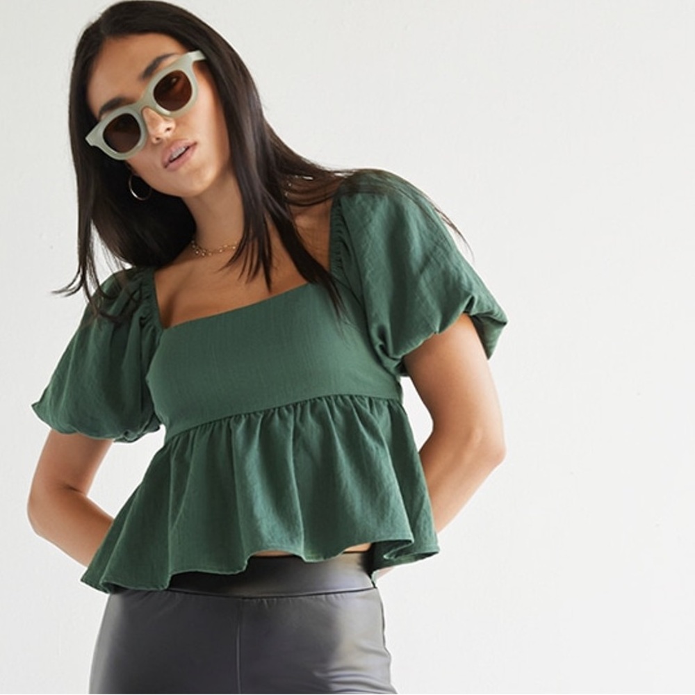 Green bow back francesca’s top